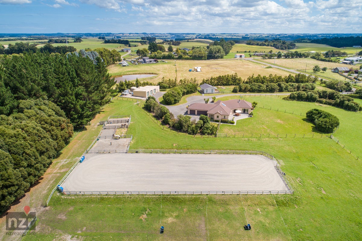 22 James Road, Halcombe, Feilding - Carousel 1