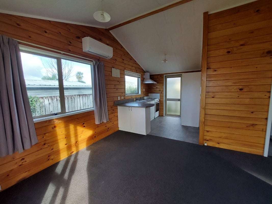 11 Allen Street, Frankton, Hamilton - Carousel 2