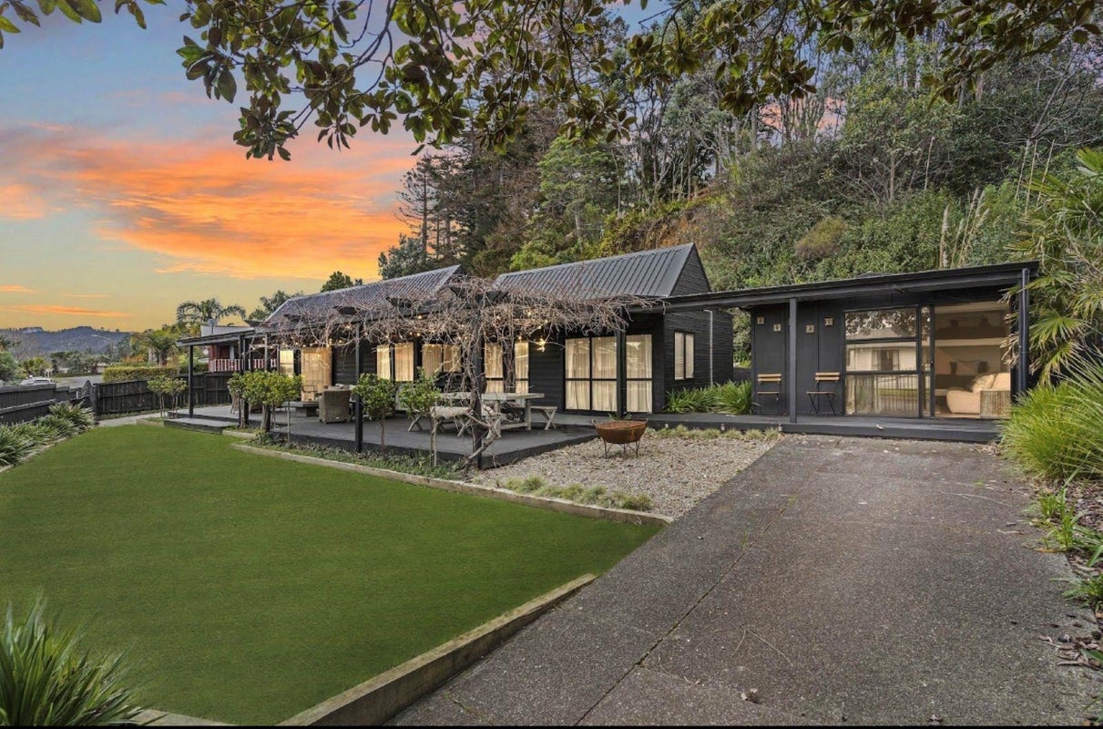 101 Hilton Drive, Whangamata - Carousel 1