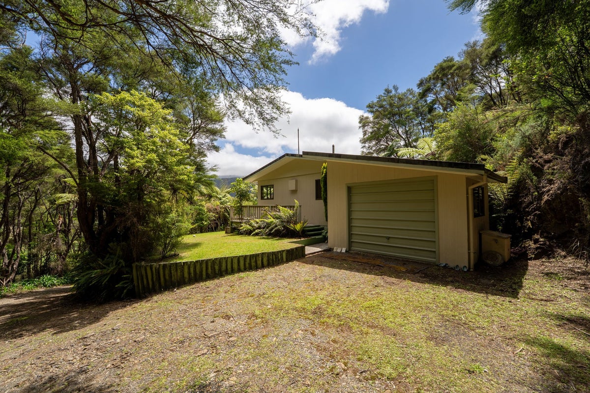 28 Rata Street, Duncan Bay, Marlborough Sounds - Carousel 2