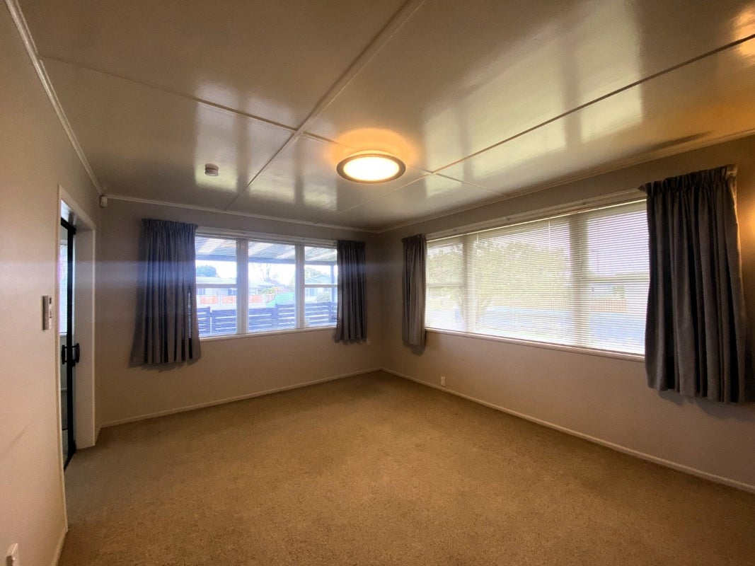 14 Clarence Cox Crescent, Pirimai, Napier - Carousel 2