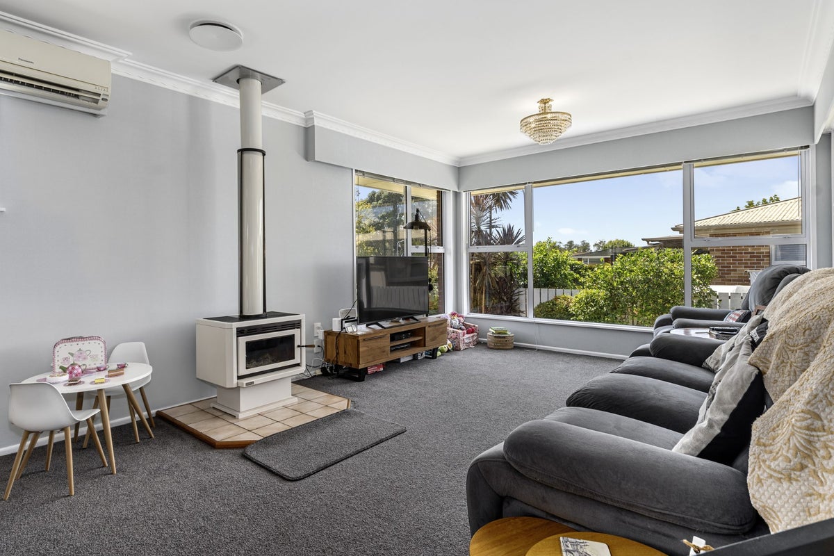 2 Cherrywood Drive, Otumoetai, Tauranga - Carousel 2