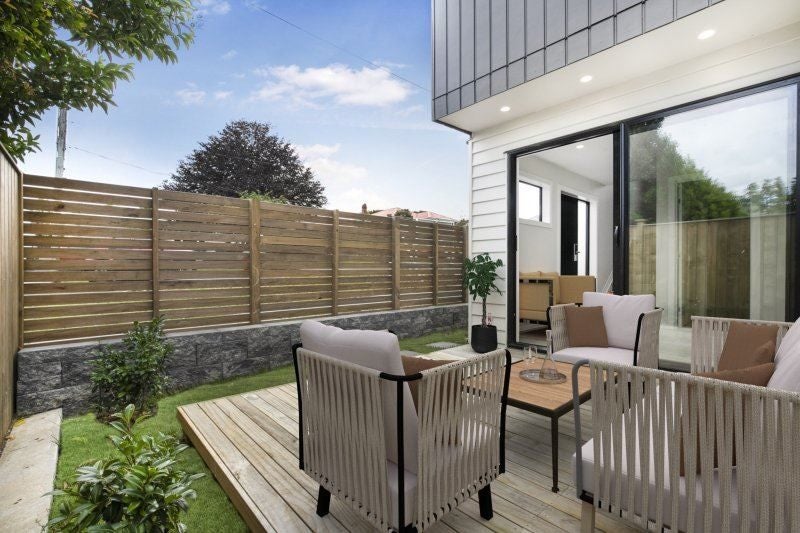 5/8 Knight Avenue, Mount Albert, Auckland - Carousel 2