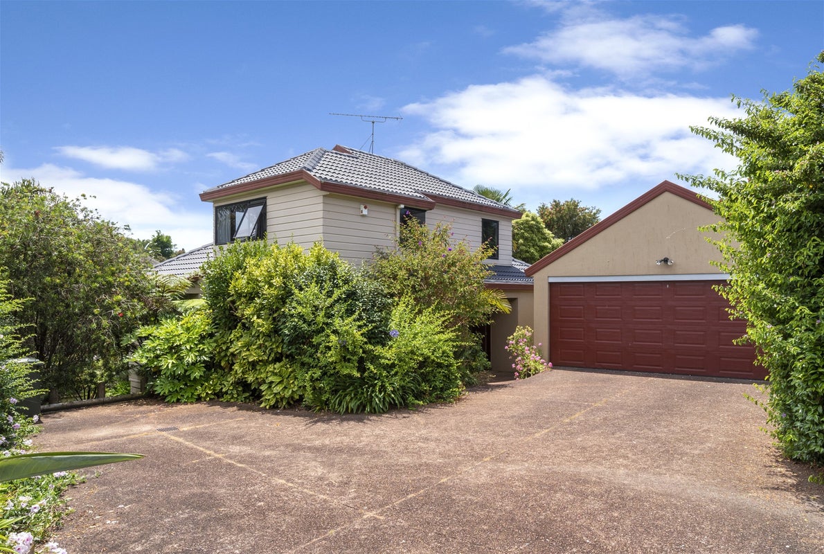 7 Sheffield Place, Botany Downs, Auckland - Carousel 2