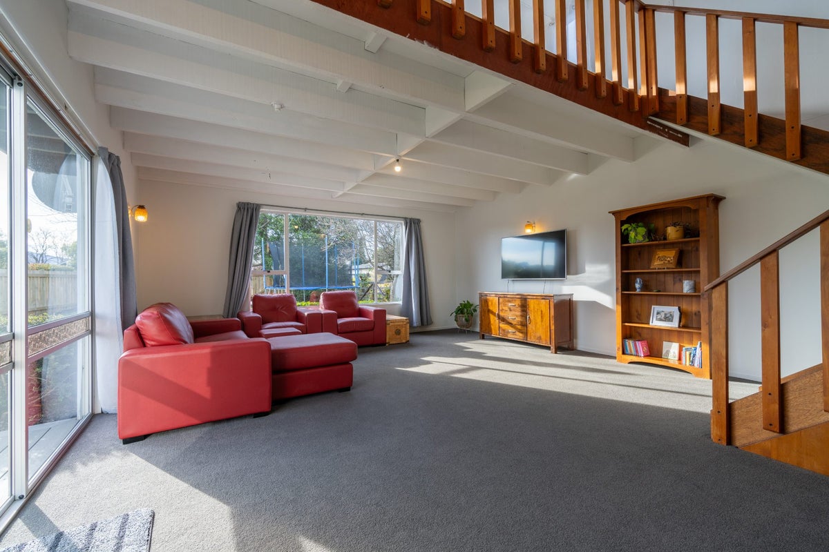 25 Henry Street, Te Anau, Te Anau - Carousel 2