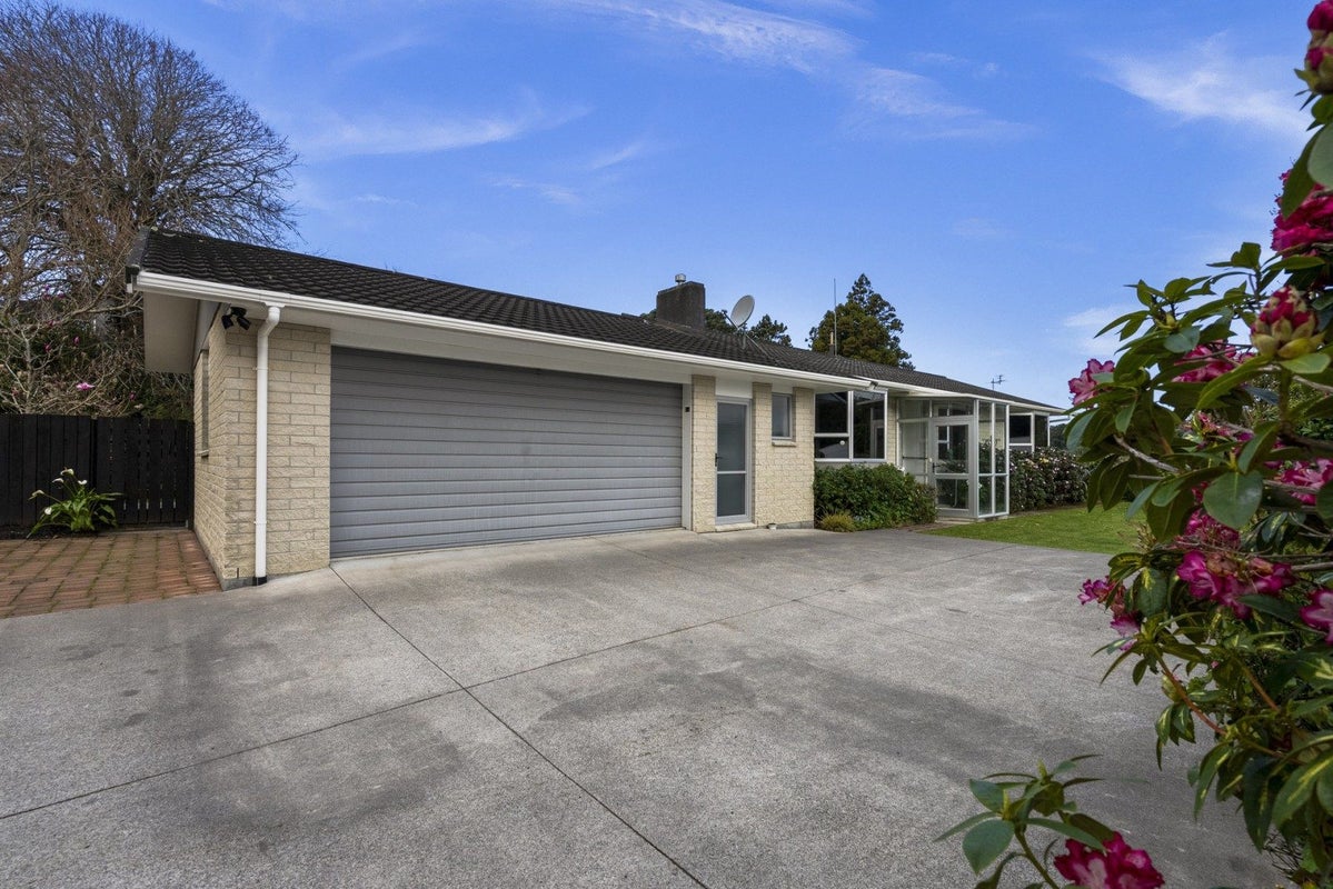 7B Roto Street, Westown, New Plymouth - Carousel 2
