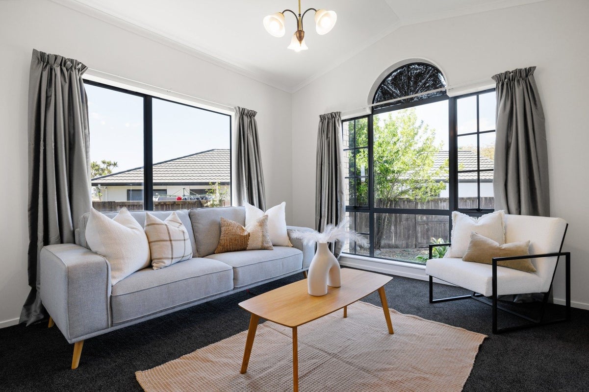 37 Aldona Place, Fairview Downs, Hamilton - Carousel 2
