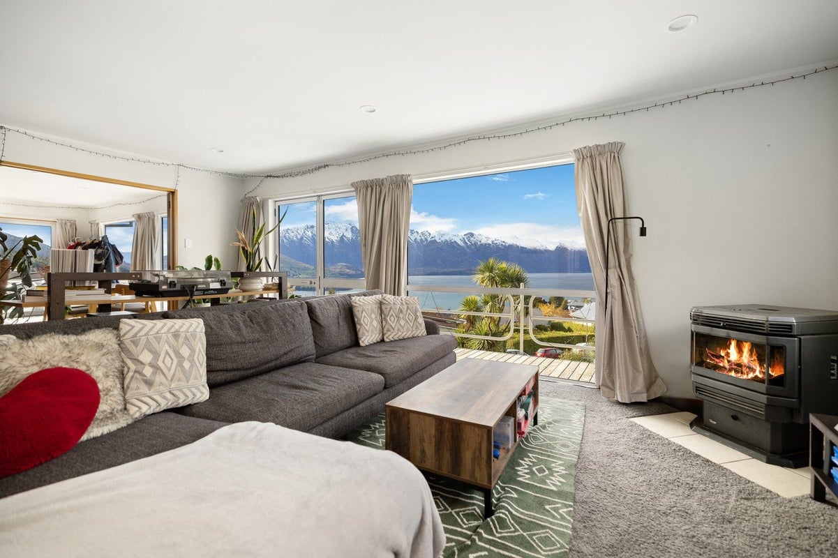 32 Avalon Crescent, Fernhill, Queenstown-Lakes, Otago - Carousel 1