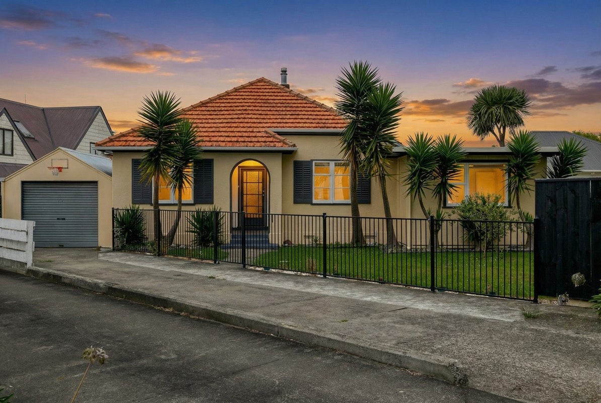 7A Nathan Place, West End, Palmerston North - Carousel 1