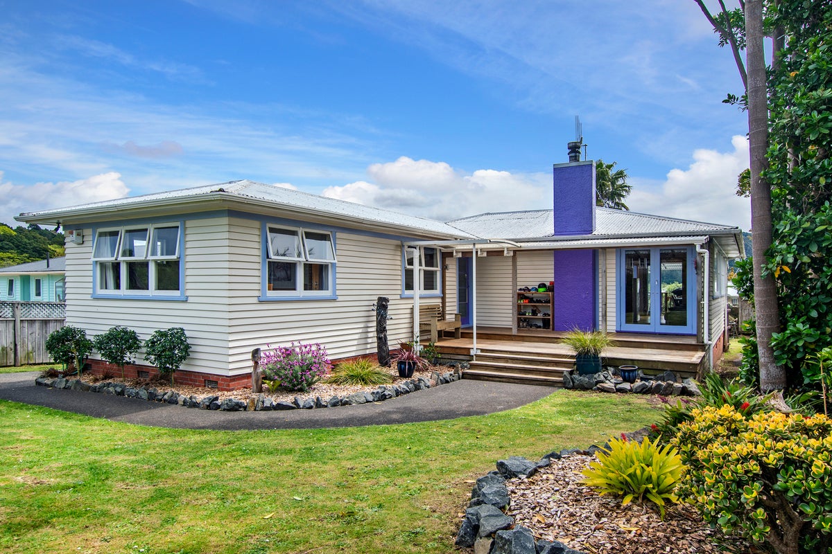15 Butler Place, Kamo, Whangarei - Carousel 1