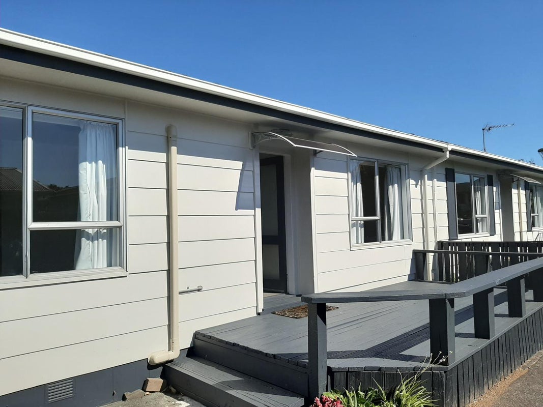 2/17 Hoturoa Place, Manurewa, Auckland - Carousel 1