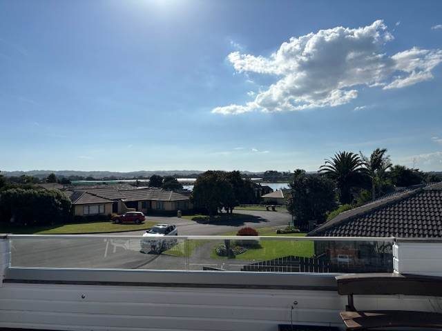 3 Elsie Drive, Waiuku, Waiuku - Carousel 1