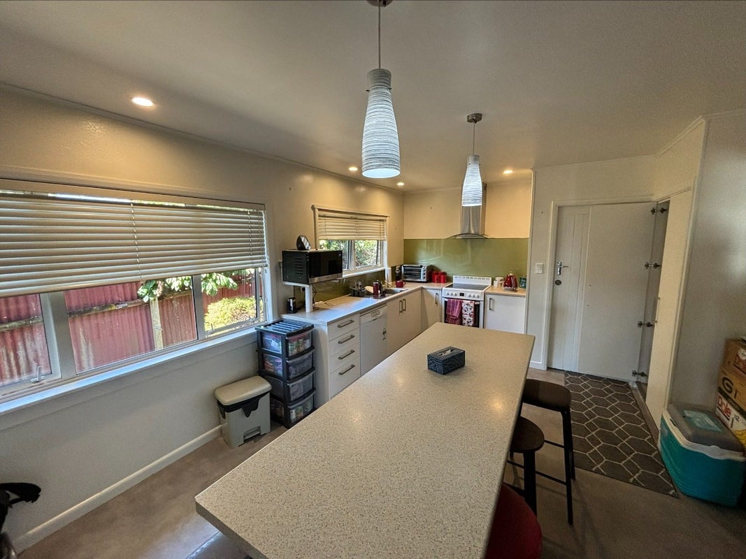12A Salisbury Avenue, Terrace End, Palmerston North - Carousel 1