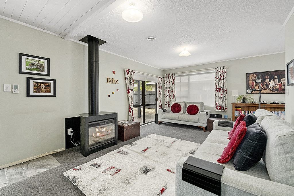 77 Gemstone Drive, Birchville, Upper Hutt - Carousel 2