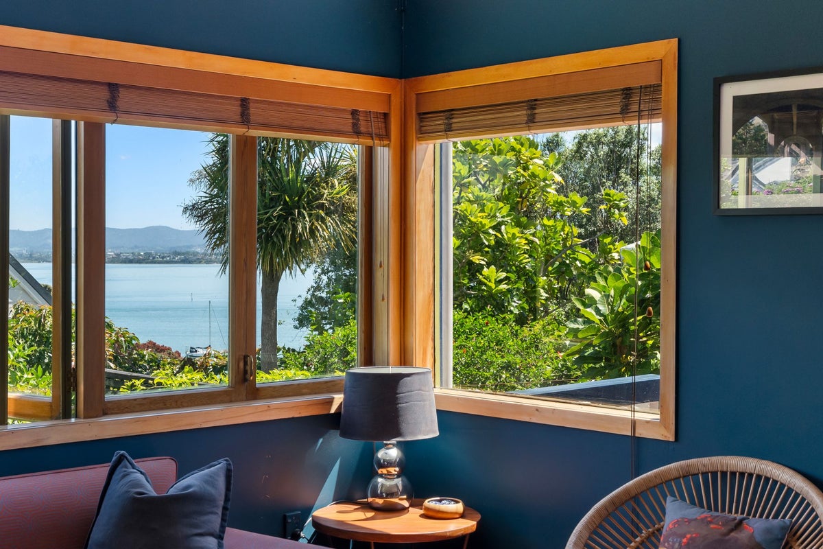 124 Island Bay Road, Beach Haven, Auckland - Carousel 2