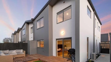 1/118 Champion Street, Edgeware, Christchurch - Carousel 1