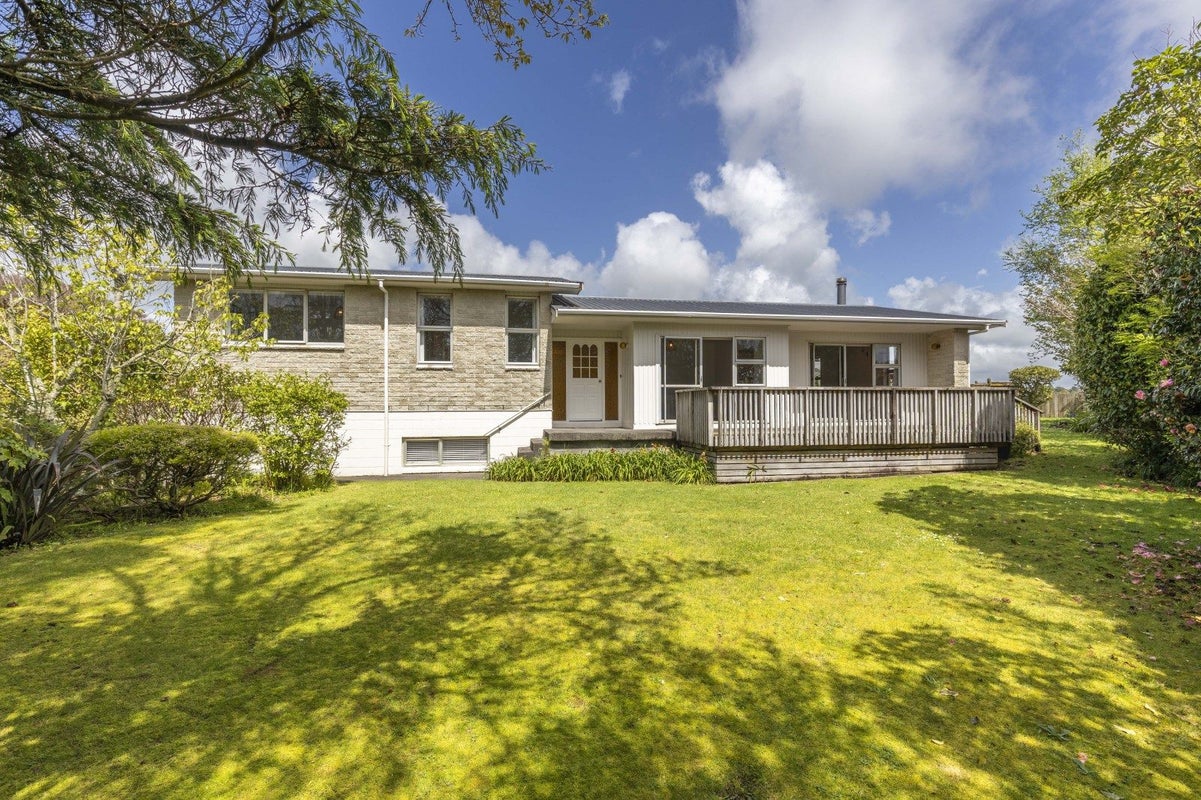 68 Fernleigh Street, Frankleigh Park, New Plymouth - Carousel 1