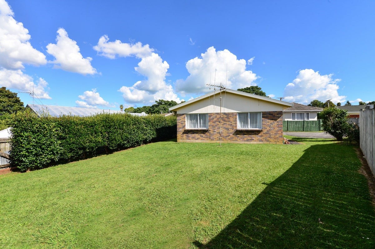 28B Livingstone Avenue, Nawton, Hamilton - Carousel 2