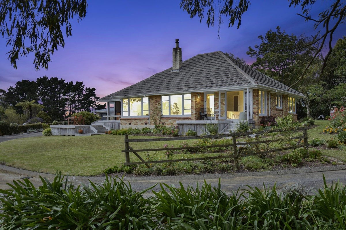 142 Wymer Road, Waiuku - Carousel 1