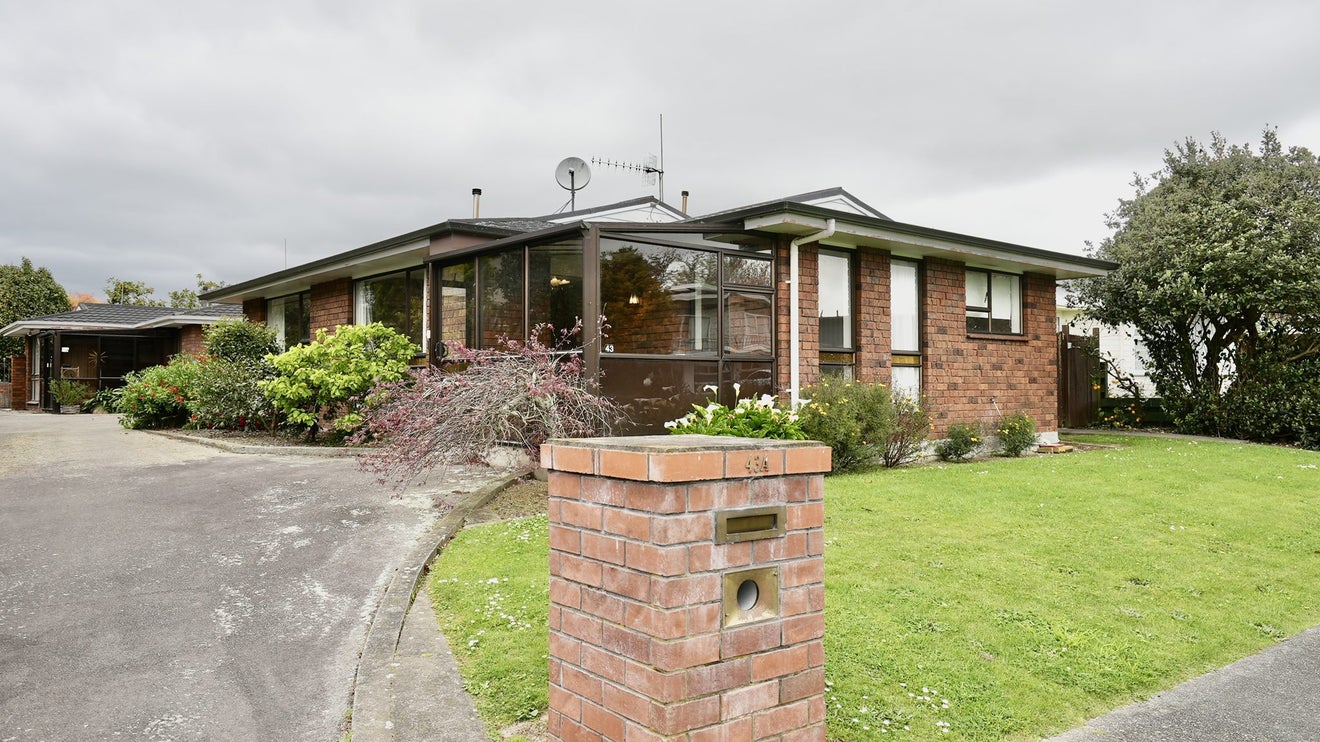 43A Wikiriwhi Crescent, Awapuni, Palmerston North - Carousel 1