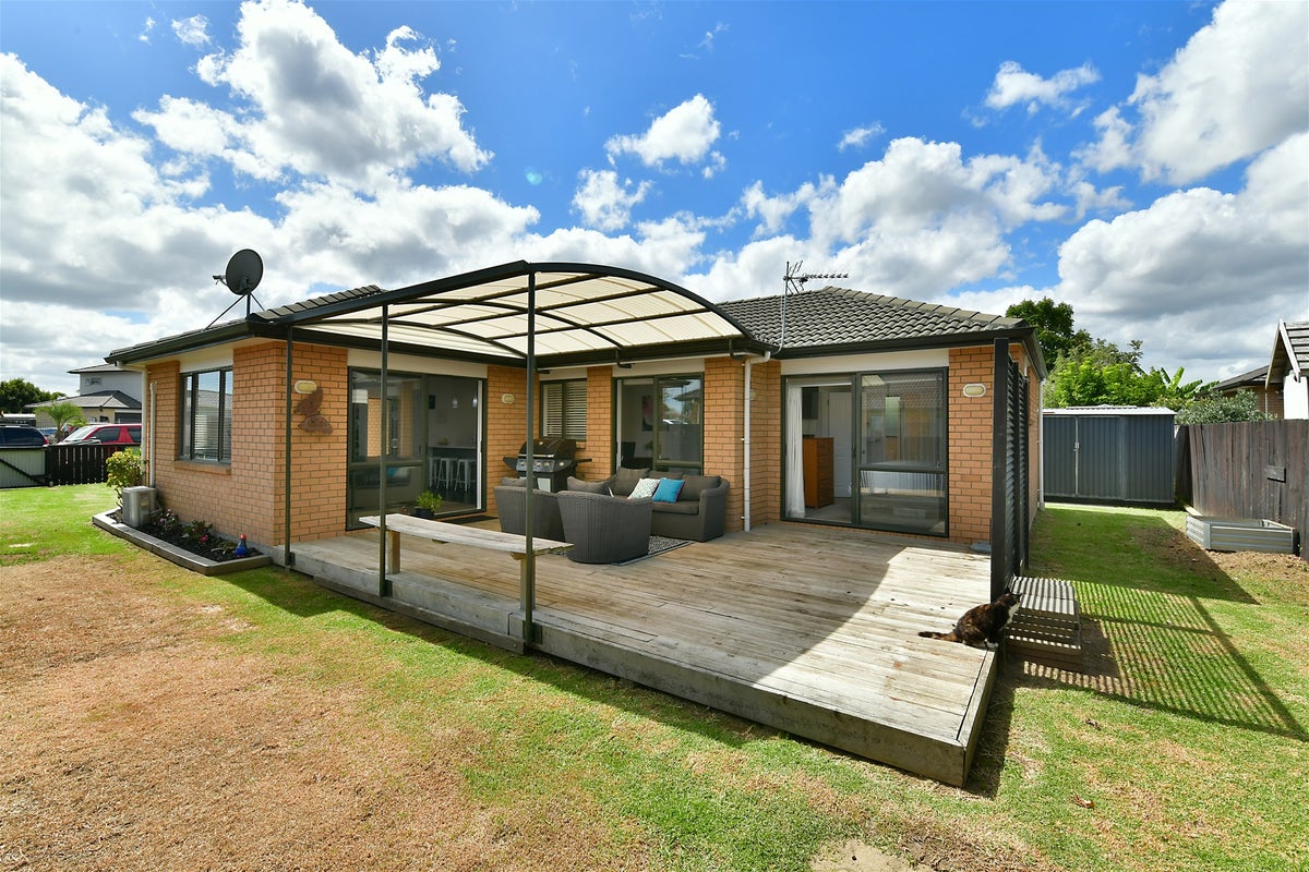 39 Chic Gardens, Parakai, Helensville - Carousel 1