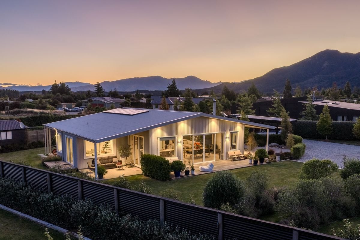 21 Sam John Place, Lake Hawea, Lake Hawea - Carousel 1