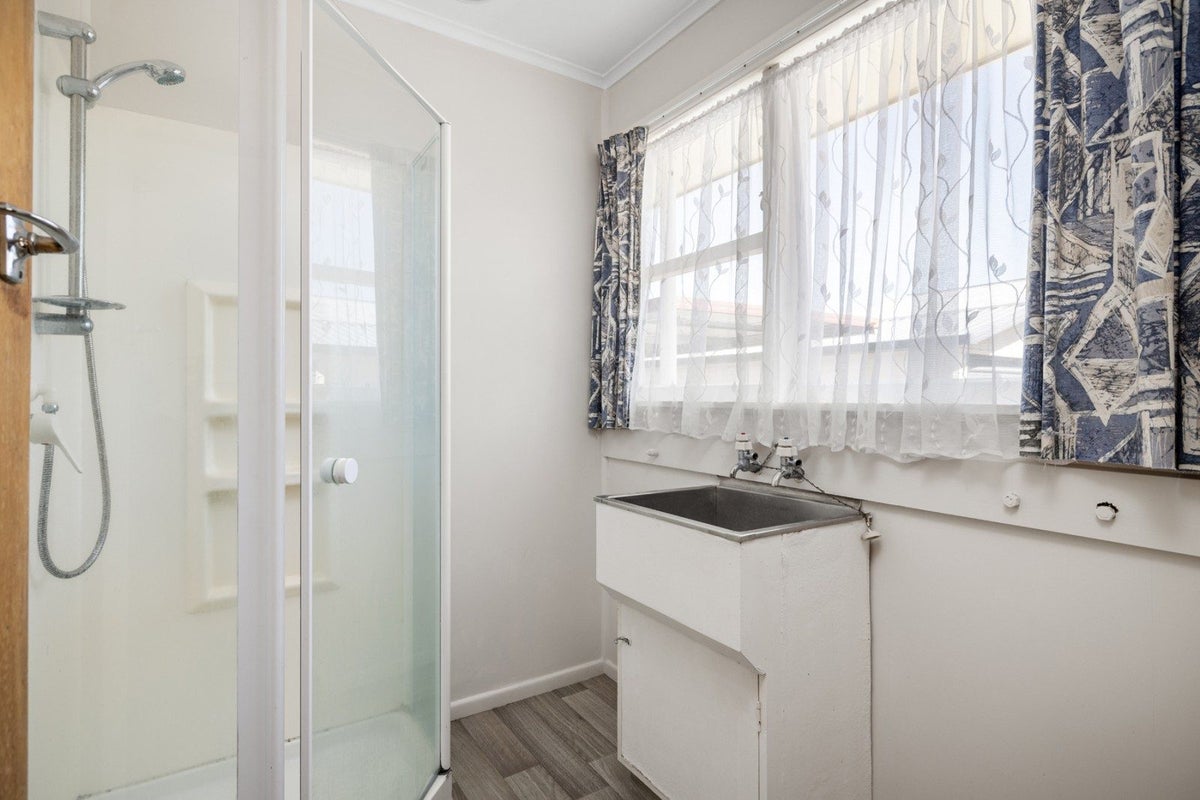 15A Watling Street, Gate Pa, Tauranga - Carousel 13