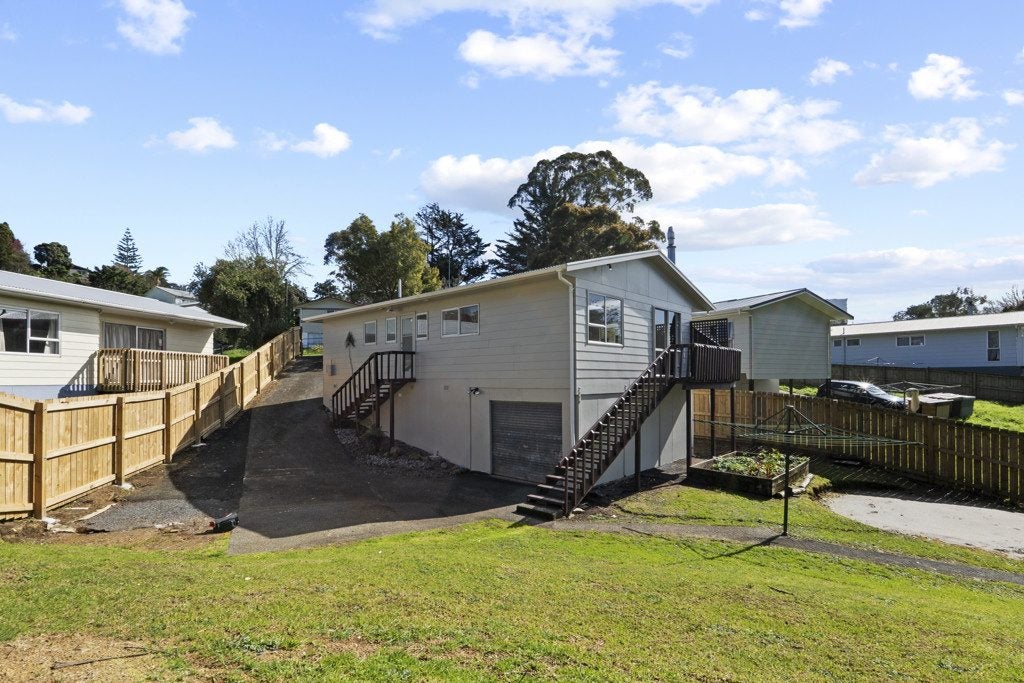 11 Warwick Place, Raumanga, Whangarei - Carousel 2
