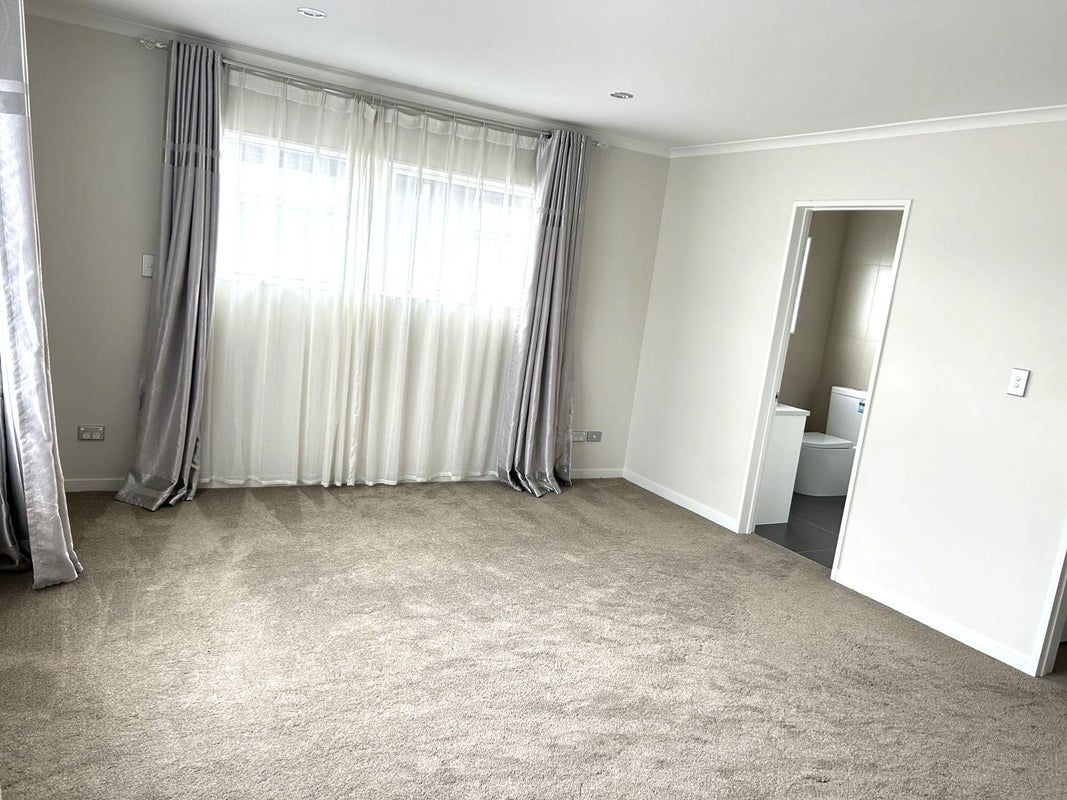 73 Rosewell Crescent, Flat Bush, Auckland - Carousel 6