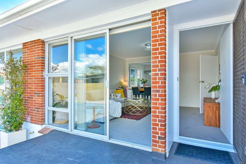 2/11 Wentworth Avenue, Papatoetoe, Auckland - Carousel 1