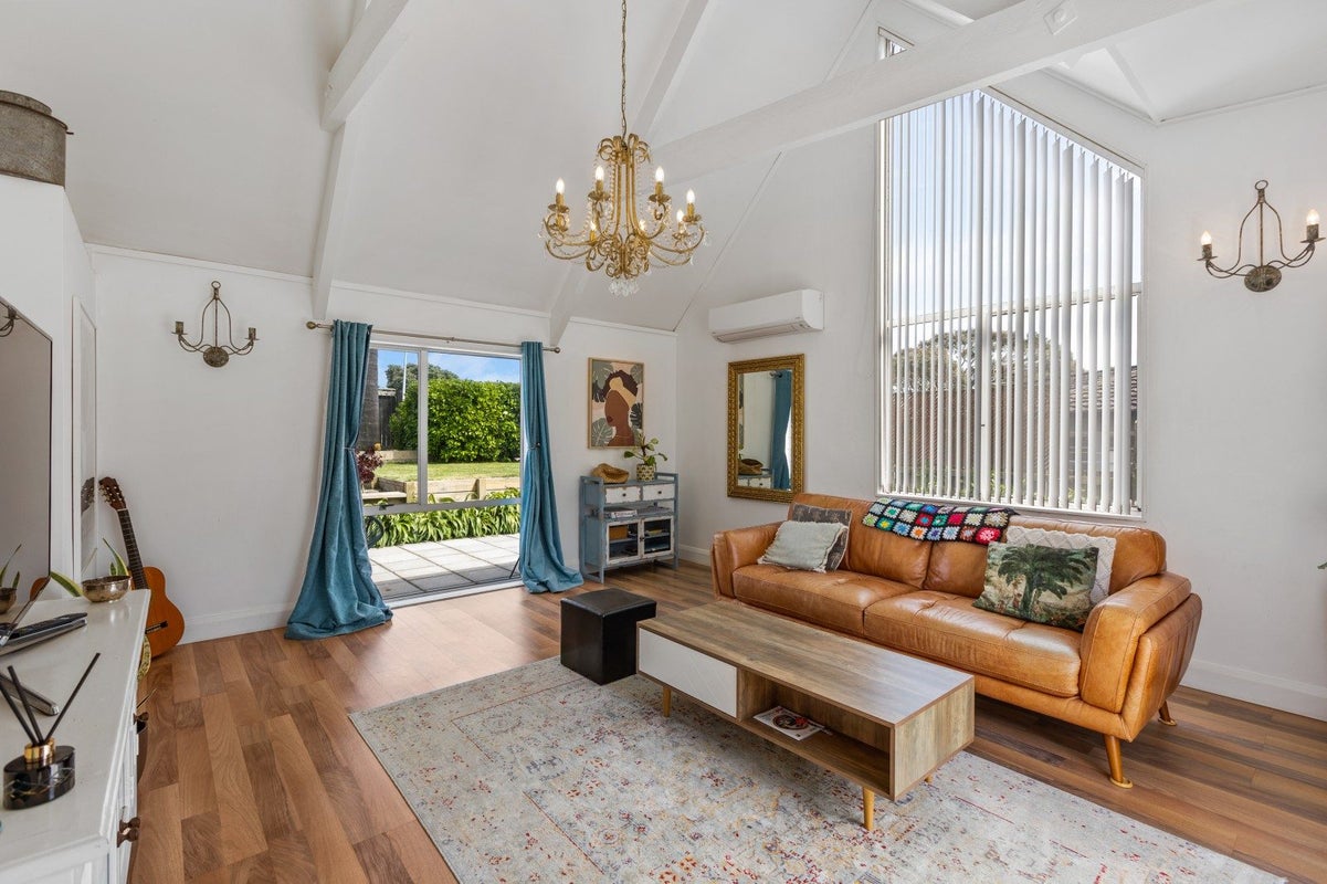 18 Antonia Place, Bell Block, New Plymouth - Carousel 1