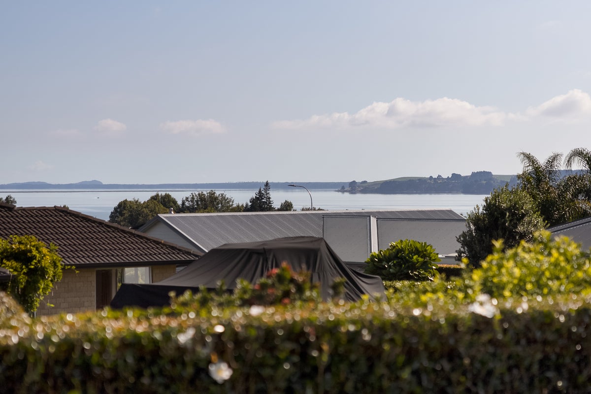 6 Parkland Rise, Omokoroa, Omokoroa - Carousel 1