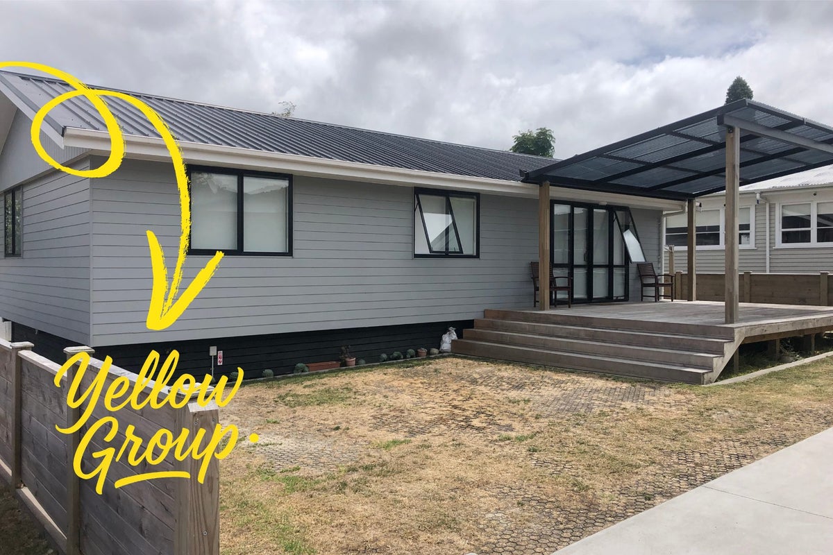 1B Waione Avenue, Te Atatu Peninsula, Auckland - Carousel 1
