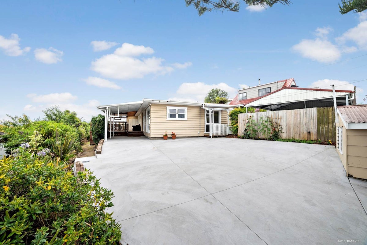 1/77 Target Road, Totara Vale, Auckland - Carousel 2