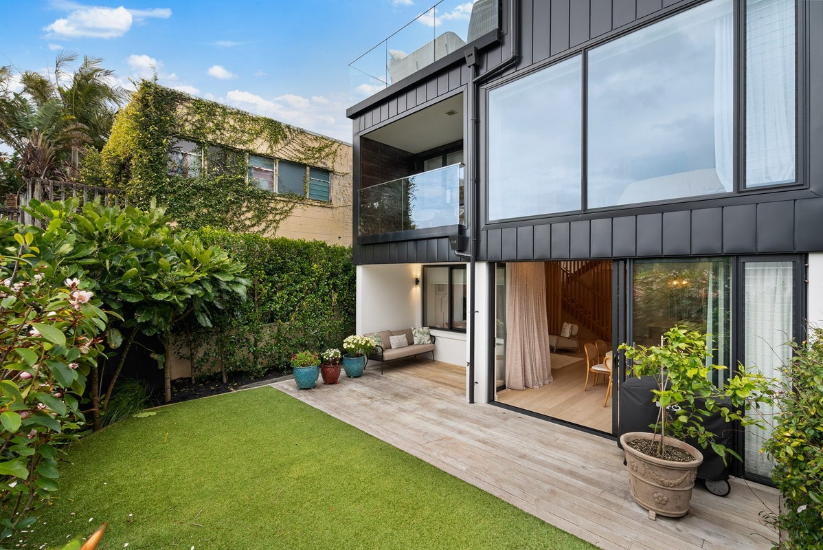 2/35 Surrey Crescent, Grey Lynn, Auckland - Carousel 1