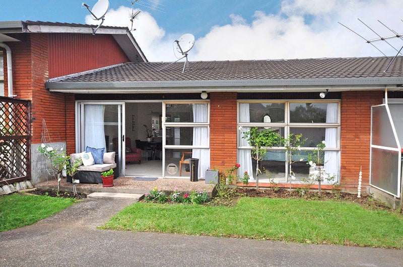4/98 Namata Road, Onehunga, Auckland - Carousel 1