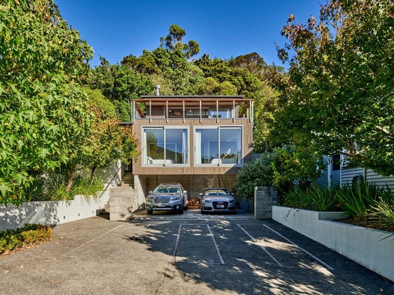 11A Pitoitoi Road, Days Bay, Lower Hutt - Carousel 1