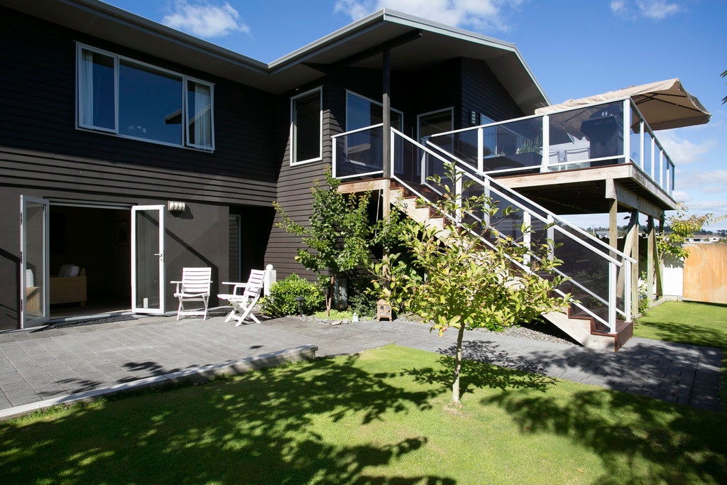 14 Shepherd Road, Waipahihi, Taupo - Carousel 1