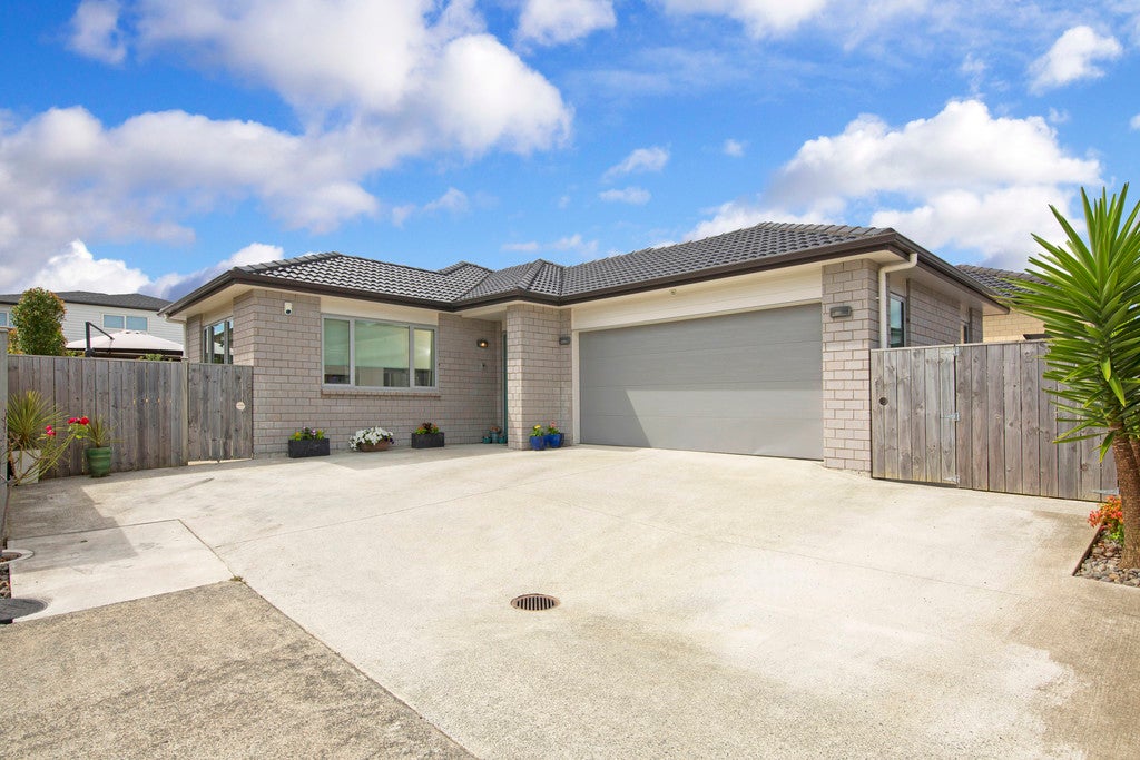 10 Springside Drive, Flat Bush, Auckland - Carousel 2
