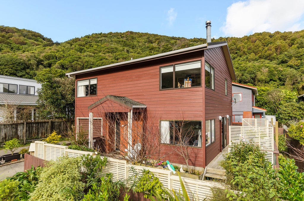12 Parsons Glen, Karori, Wellington - Carousel 1