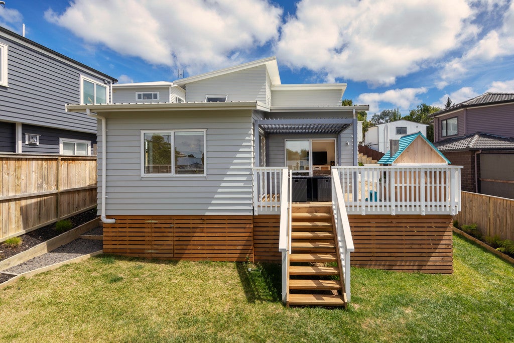 24A Stottholm Road, Titirangi, Auckland - Carousel 21