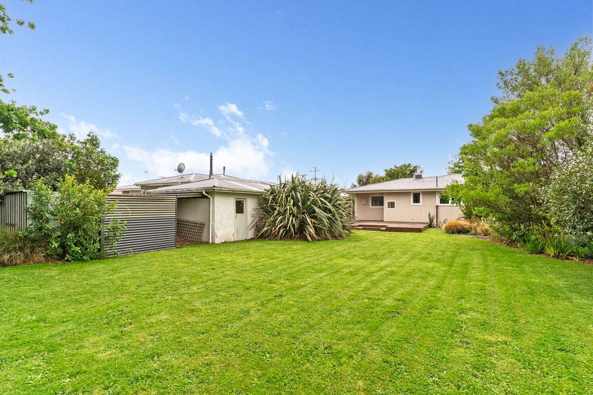 1 Bledisloe Street, Solway, Masterton - Carousel 15