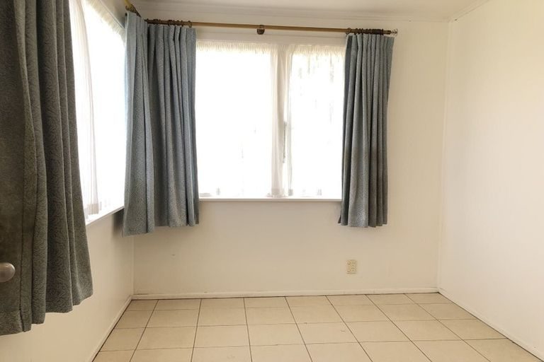 17 Jamaica Place, Blockhouse Bay, Auckland - Carousel 2