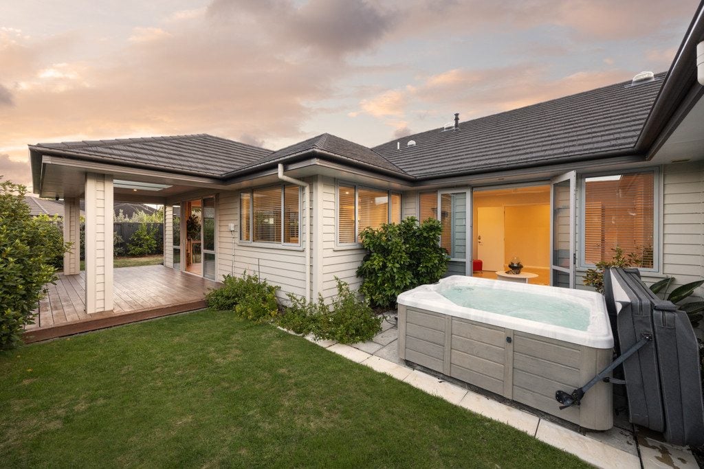 64 Roy Hilton Drive, Flagstaff, Hamilton - Carousel 1