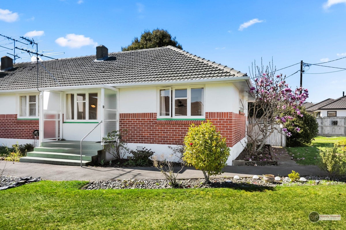 14A TOTARA ST, TRENTHAM, UPPER HUTT - Carousel 1