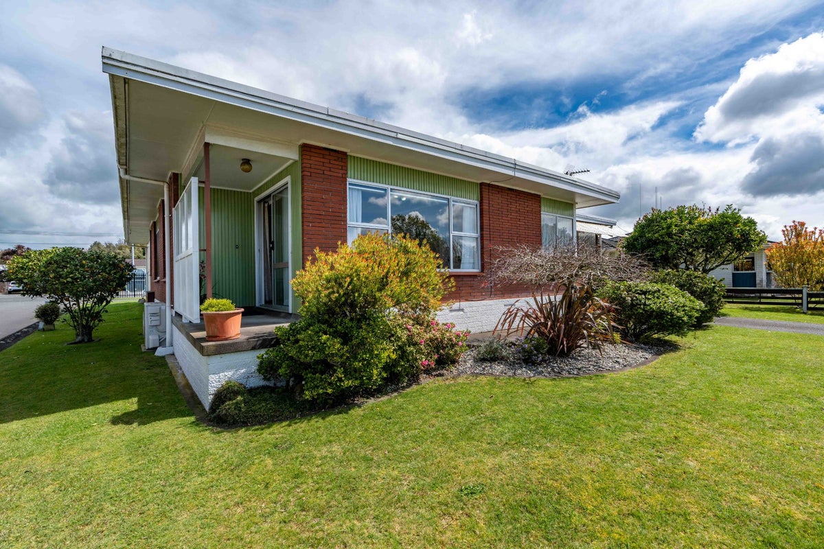 220B Peachgrove Road, Claudelands, Hamilton - Carousel 1