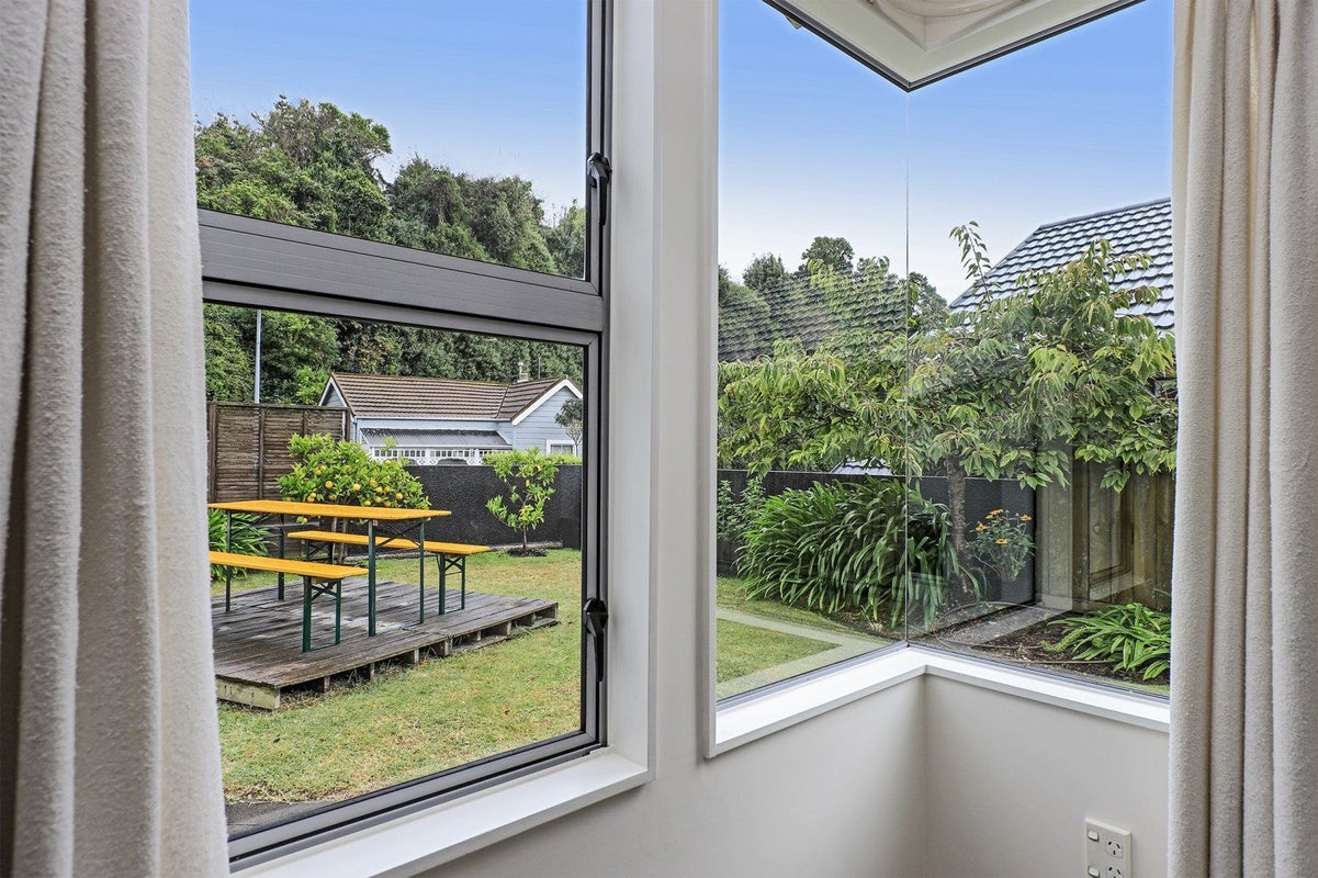 135 Milton Road, Bluff Hill, Napier - Carousel 1