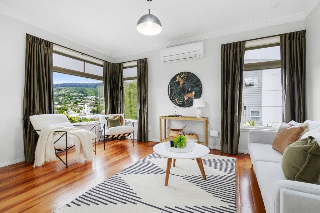 33 Tawa Terrace, Tawa, Wellington - Carousel 2