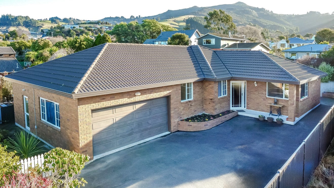 15 Blackman Avenue, Sawyers Bay, Port Chalmers - Carousel 1