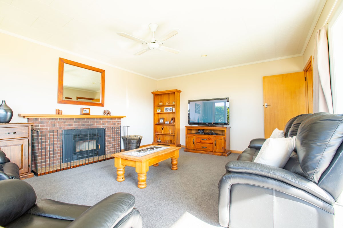 22 Keats Crescent, Stoke, Nelson - Carousel 2